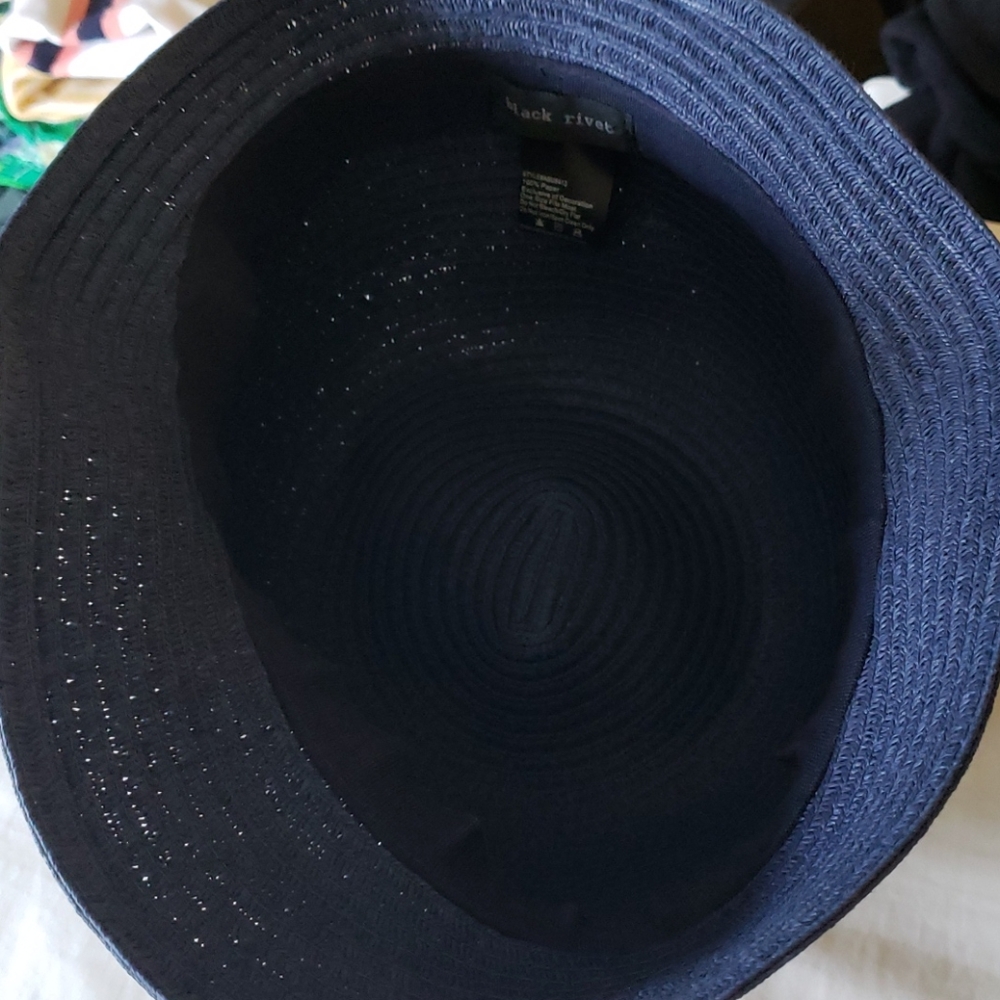 Navy blue hat - Picture 4 of 4